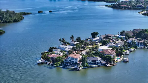 From Texas to Sarasota: Embracing the Gulf Coast’s Relaxed and Refined Lifestyle,Adam Miller