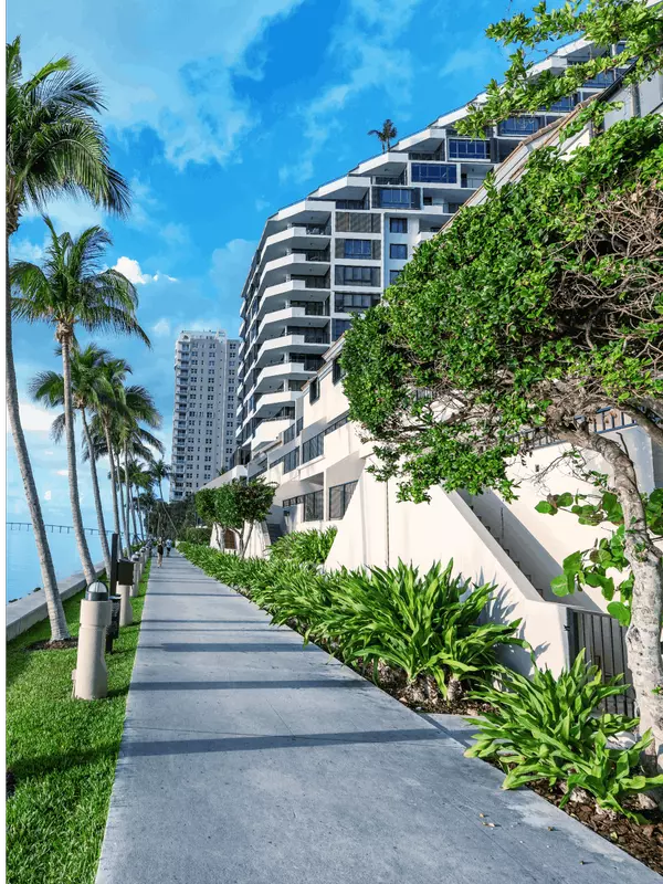 condos and townhomes in long beach
