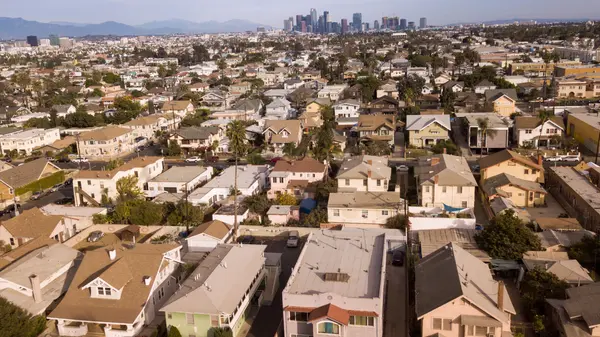 Zillow’s Heat Index: Is Your Metro Area a Buyer’s or Seller’s Market?,Maiyah Jimenez
