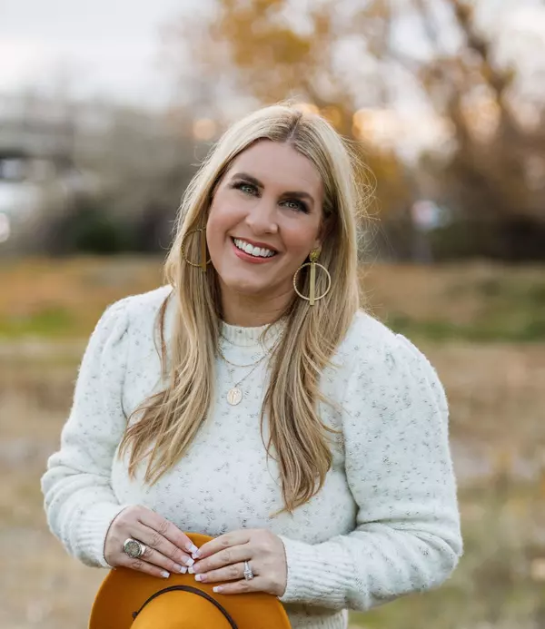 Karina VanOrman Utah Real Estate Agent Orman Realty (28)