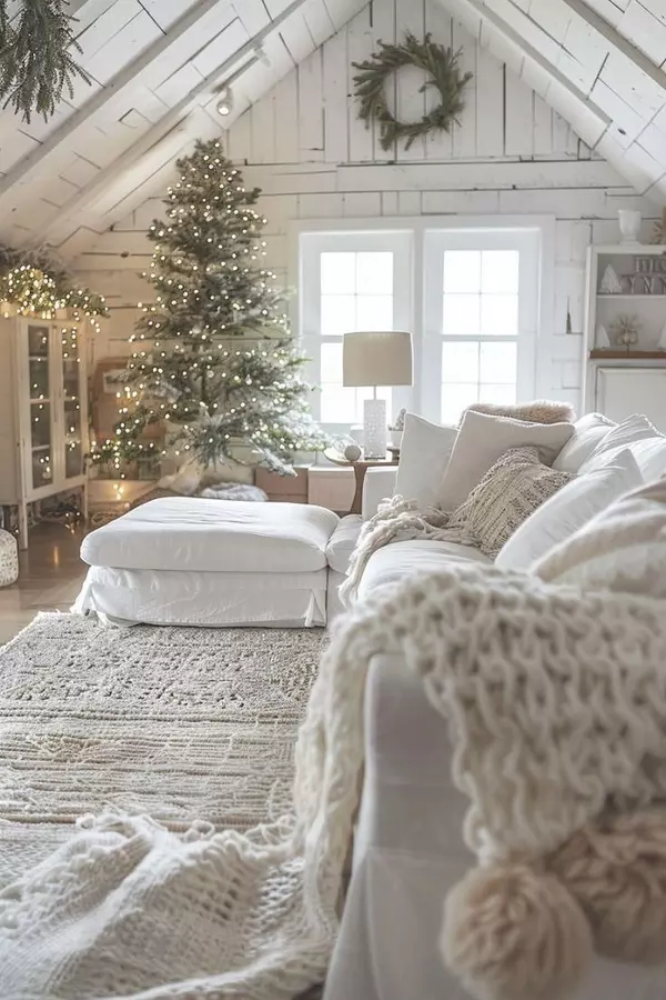 Maximizing Space: How to Decorate a Smaller Home for the Holidays,Ana Bastas