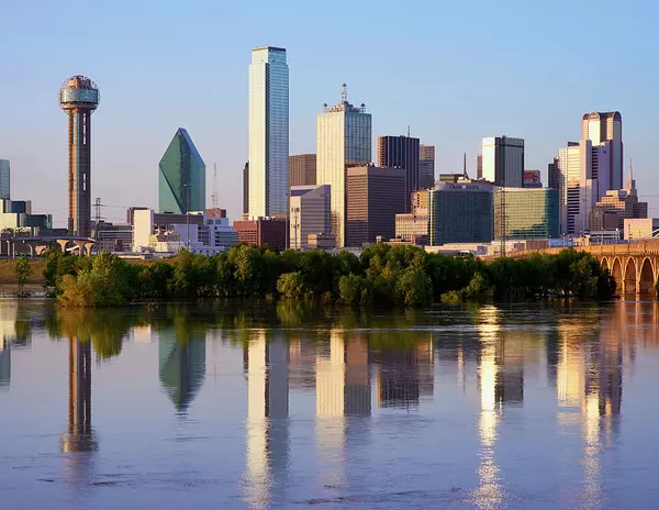 dallas-mirror-skyline-122619-rospotte-photography