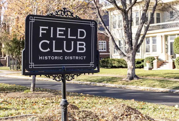 Field Club Neighborhood: Historic Elegance in Omaha,Chris Jamison