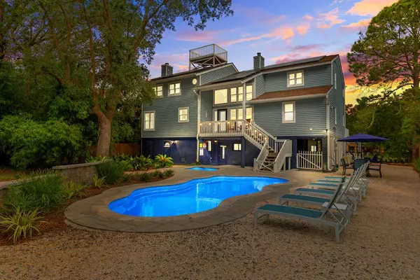 Your Dream Coastal Retreat: Discover 1010 E Erie Ave, Folly Beach, SC