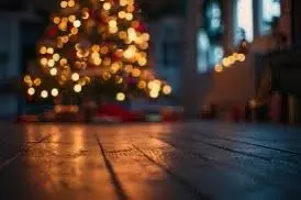 Deck the Halls Without Losing Your Jingle: Getting Your Home Holiday-Ready,Dawn Richardson