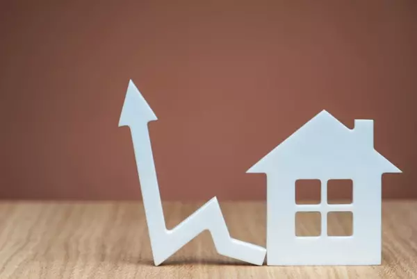 Canada’s real estate market is expected to see rising prices in 2025, thanks to strong demand and limited housing inventory.