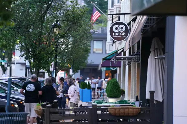 73691058007-051324-hydeparksquare-0013