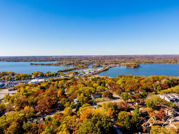 Fox Lake: The Gateway to Chain O'Lakes and a Thriving Community