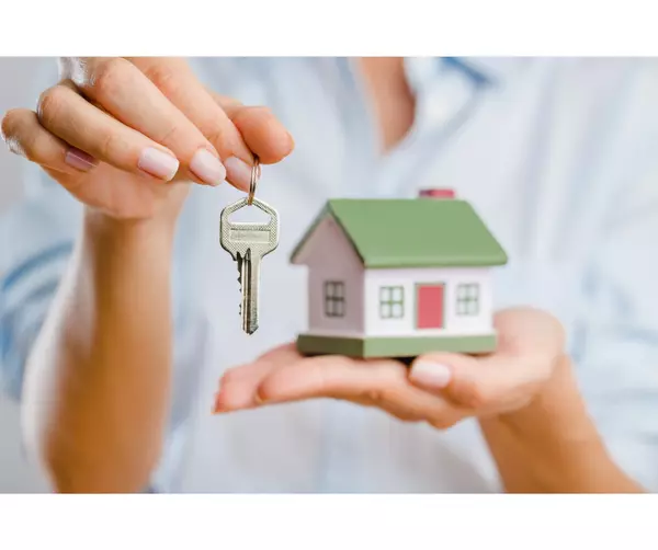   Everything You Need to Know Before Purchasing Your First Property: A Comprehensive Guide,William Gartin