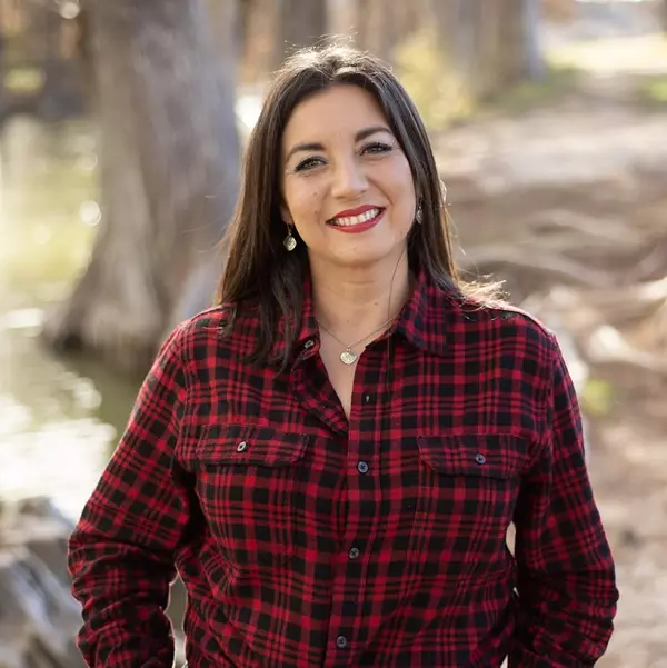 feature image of Jessica Salinas San Antonio Area Realtor -- Frequently Asked Questions 