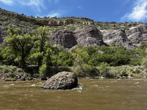  Is the U.S. Housing Market Slowly Recovering?,Rachel Sadler