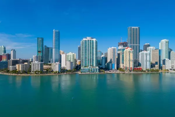 Brickell vs South Beach: Which Neighborhood is Best for Luxury Living?