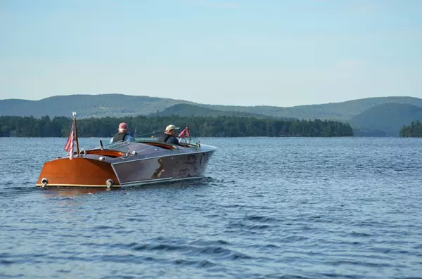 antique-boat-4702521_1920