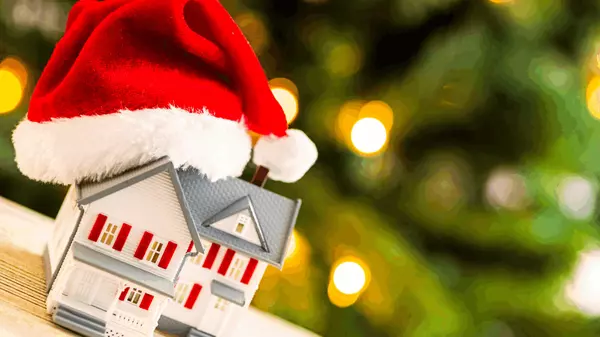 feature image of Top 5 Reasons to Sell Your Home During the Holidays