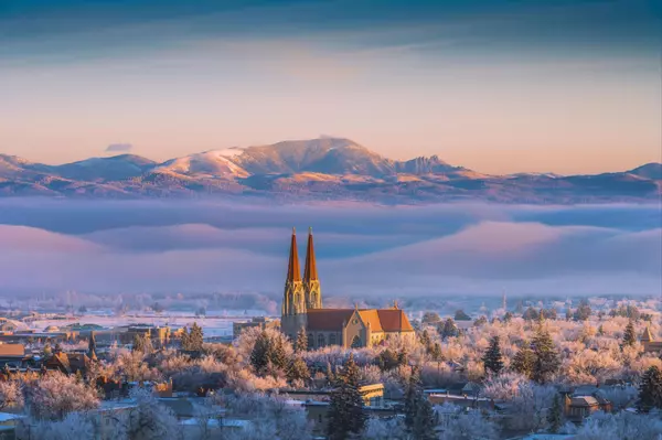 Celebrate the Holidays in Helena: Festivities, Shopping, and Seasonal Magic