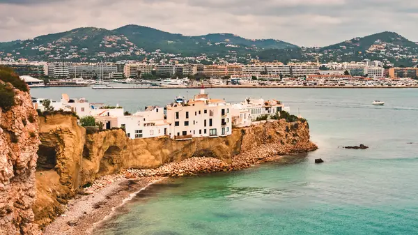 22 Countries That Will Grant You Citizenship If You Buy Property,Maiyah Jimenez