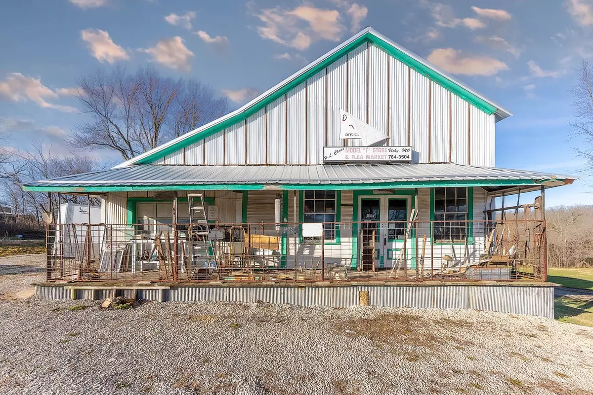 Commercial Building000