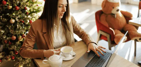 Maximizing Real Estate Opportunities During the Christmas Holiday Season,Julissa Rengifo