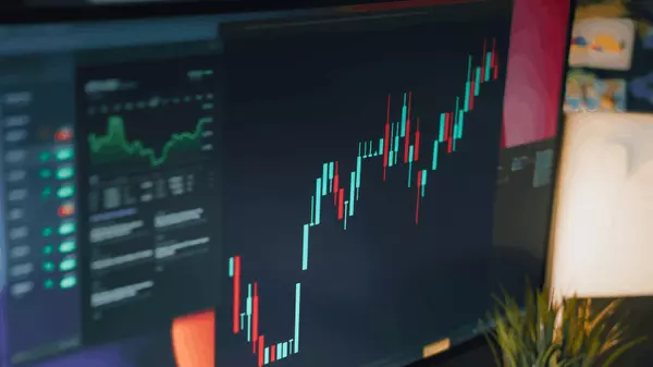 Are Home Sales Finally Making a Comeback?,Julian Schwertz