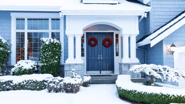 feature image of The Biggest Perks of Buying a Home This Winter