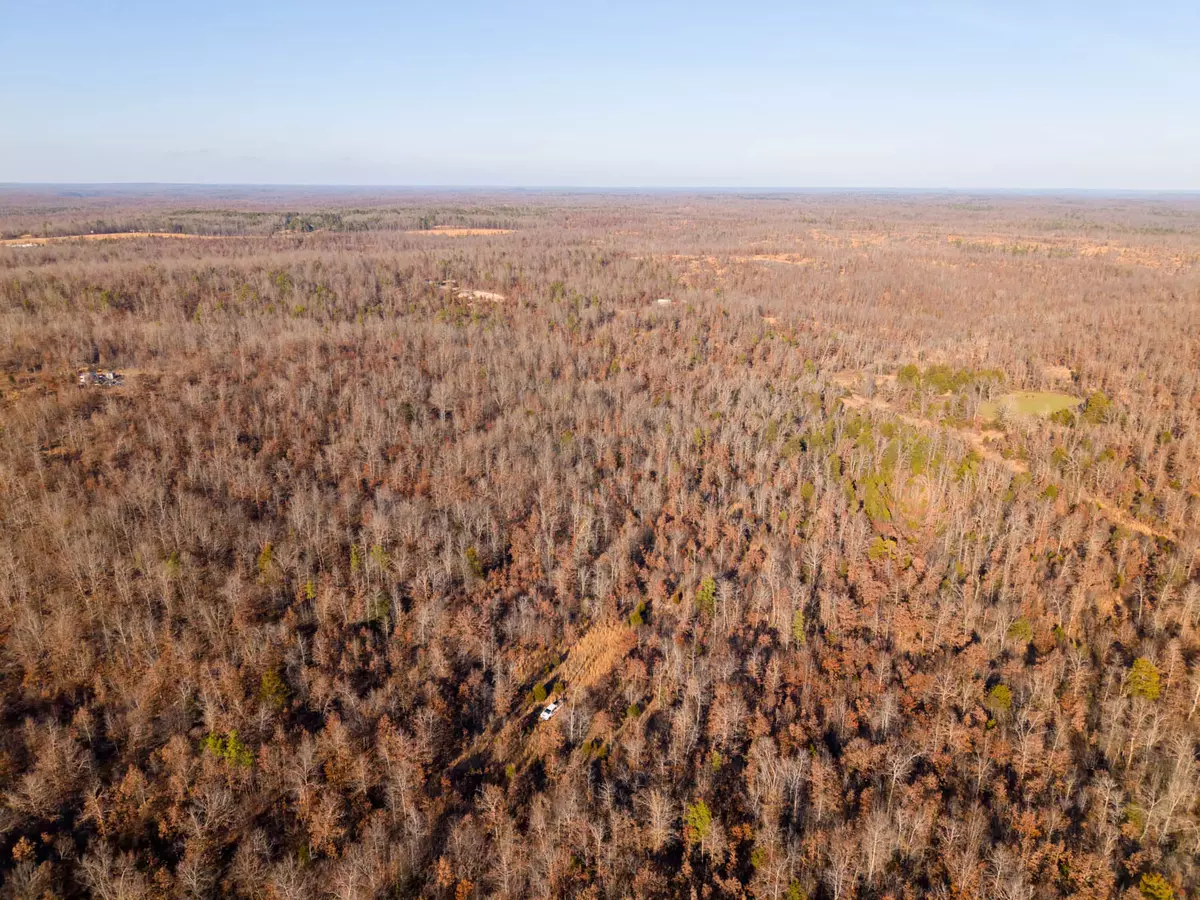 23 Acres000