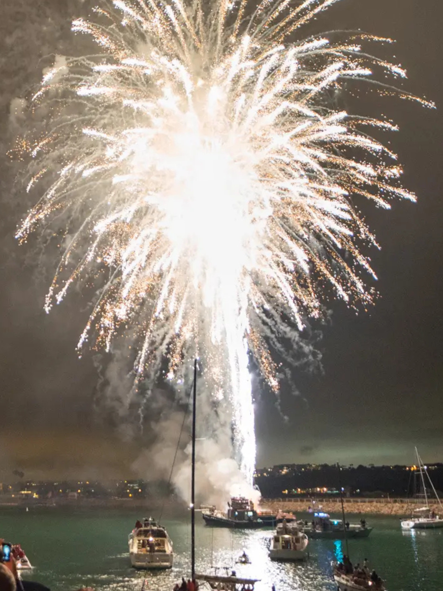 Los Angeles New Years Eve-Marina del Rey's New Year's Eve Fireworks & Glow Party
