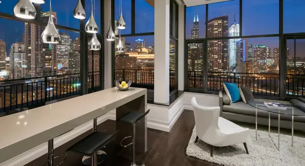 Navigating Chicago's Luxury Real Estate Market Amidst Recent Trends,Vic Melecio