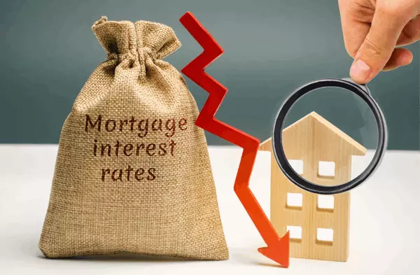 Should you buy a new home if currently have a mortgage below 4%,William Alejandro Yee