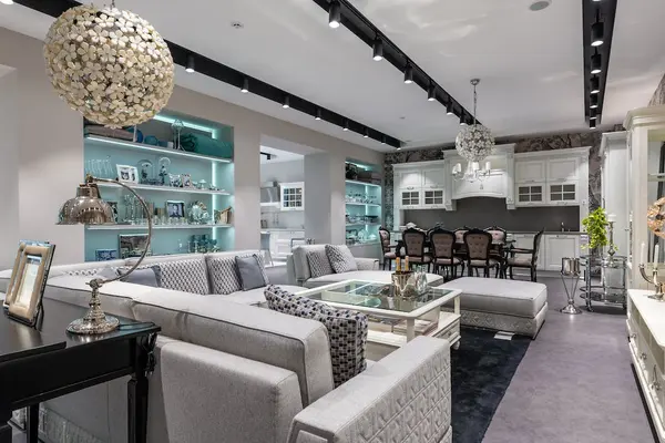 5 Staging Secrets to Attract Buyers and Maximize Offers.,Zaditza Silveira Realtor