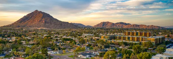 Job Opportunities and Economic Growth in Phoenix Metro Area,Monica Lucas