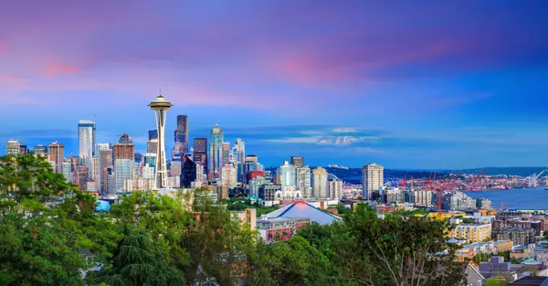 Seattle skyline at twilight (3)