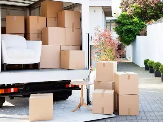 TOP 6 EXPERT TIPS FOR SELECTING A MOVING COMPANY,Ana Bastas