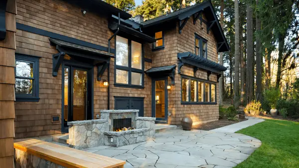 Vancouver's Outdoor Appeal: Designing the Perfect Patio Space,Kyle Mark PREC*