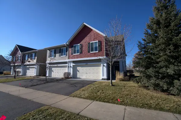 3BR/2BA Townhome in Blaine Near Ponds/Walking Trails,Chuck Carstensen