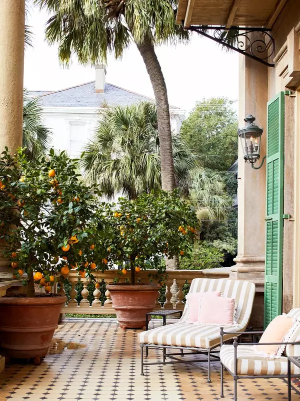 Charmed by the Lowcountry: Unveiling the Allure of Living in Charleston, SC,Tara Bittl