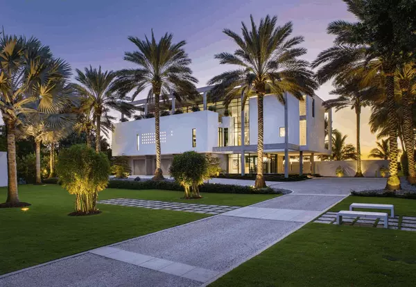 Luxury Living on Siesta Key: 8250 Sanderling Rd, Sarasota,Homi Kamalimoghaddam