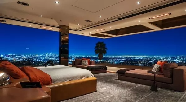 Discover Hollywood Hills,Dan Malka