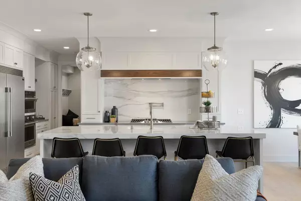 Victor Bradford - Real Estate Advisor - Engel & Volkers Lake Minnetonka