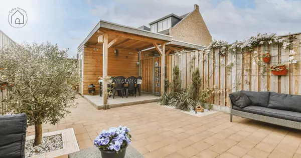  Transforming Your Outdoor Space,Lindsay Eisiminger