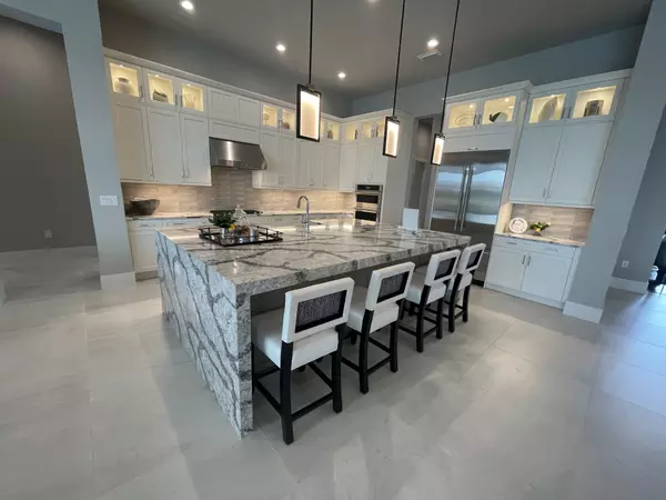 Discover Luxury Living at The Lake Club in Lakewood Ranch with 941 Lifestyle Group,Adam Miller