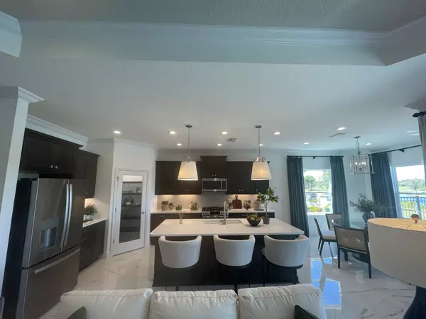 Common Mistakes to Avoid When Selling Your Lakewood Ranch Home,Adam Miller