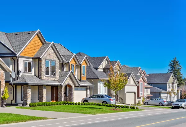 perfect-neighborhood-family-houses-suburban-area-vancouver