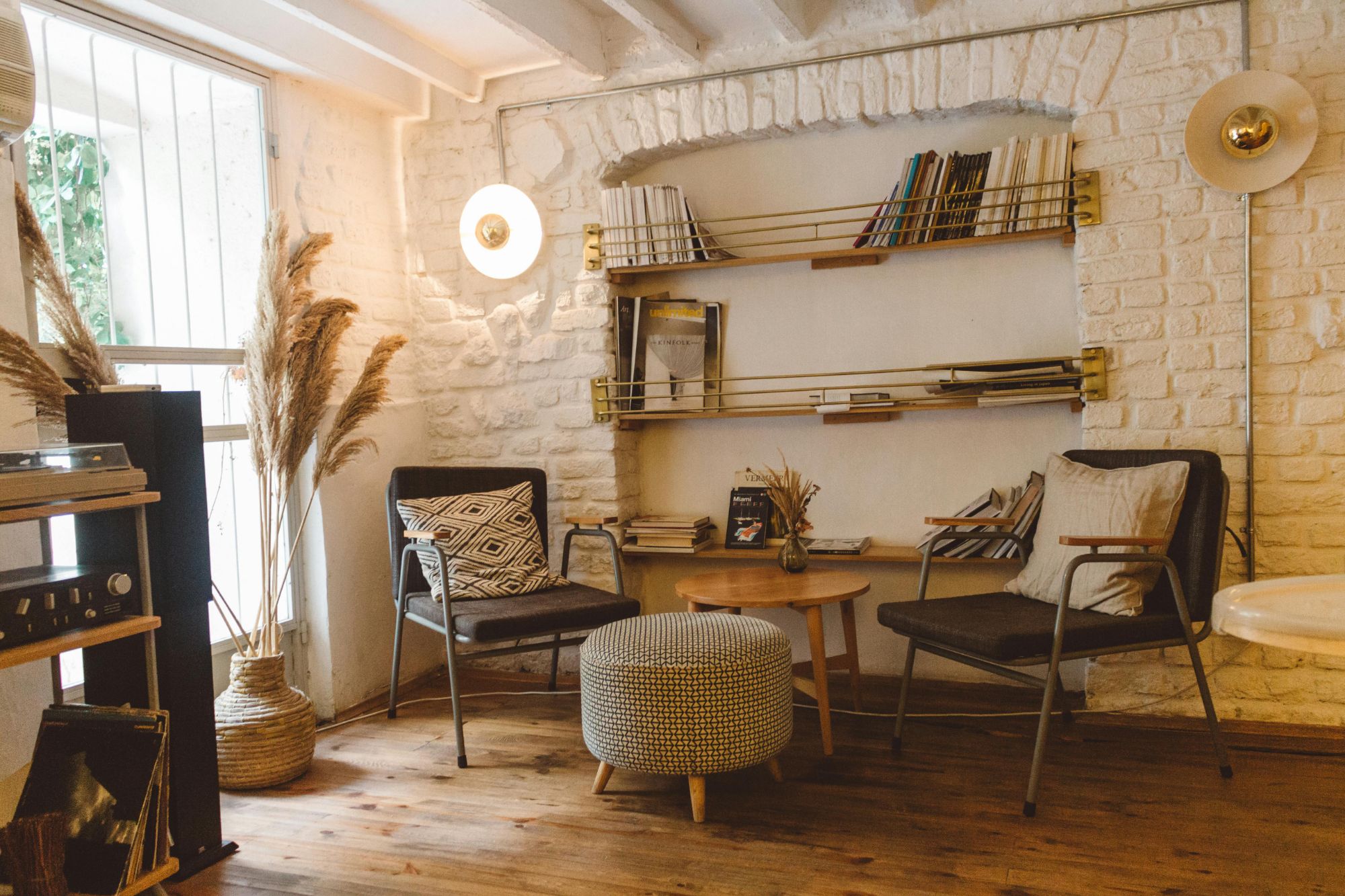 a neutral-colored living room style that will get you the best deal when selling a home