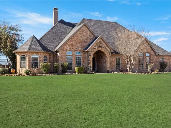 Escape to Luxury: Discover 2447 W Alamosa Drive in Terrell, TX