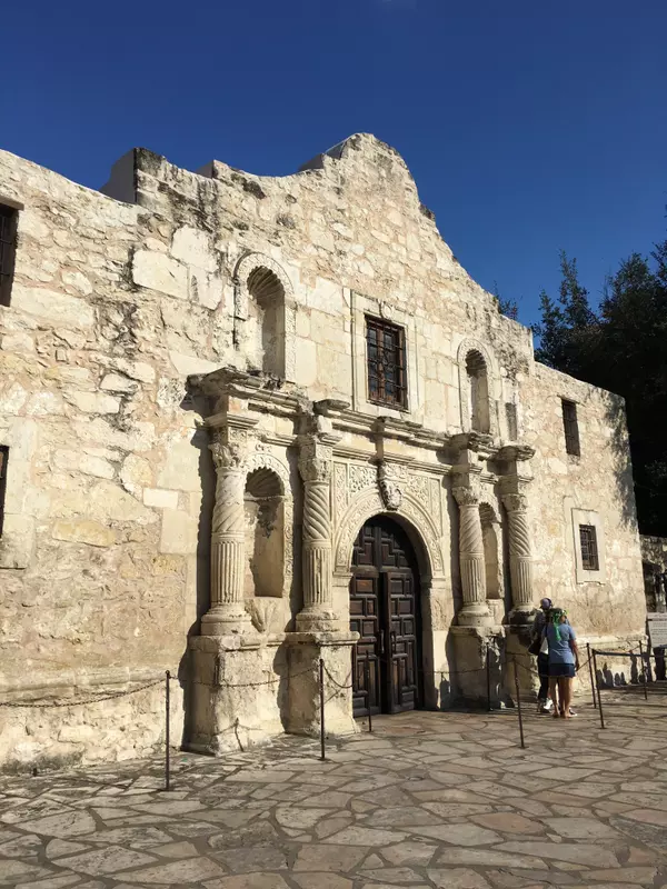 feature image of San Antonio, TX - The Place To Be 