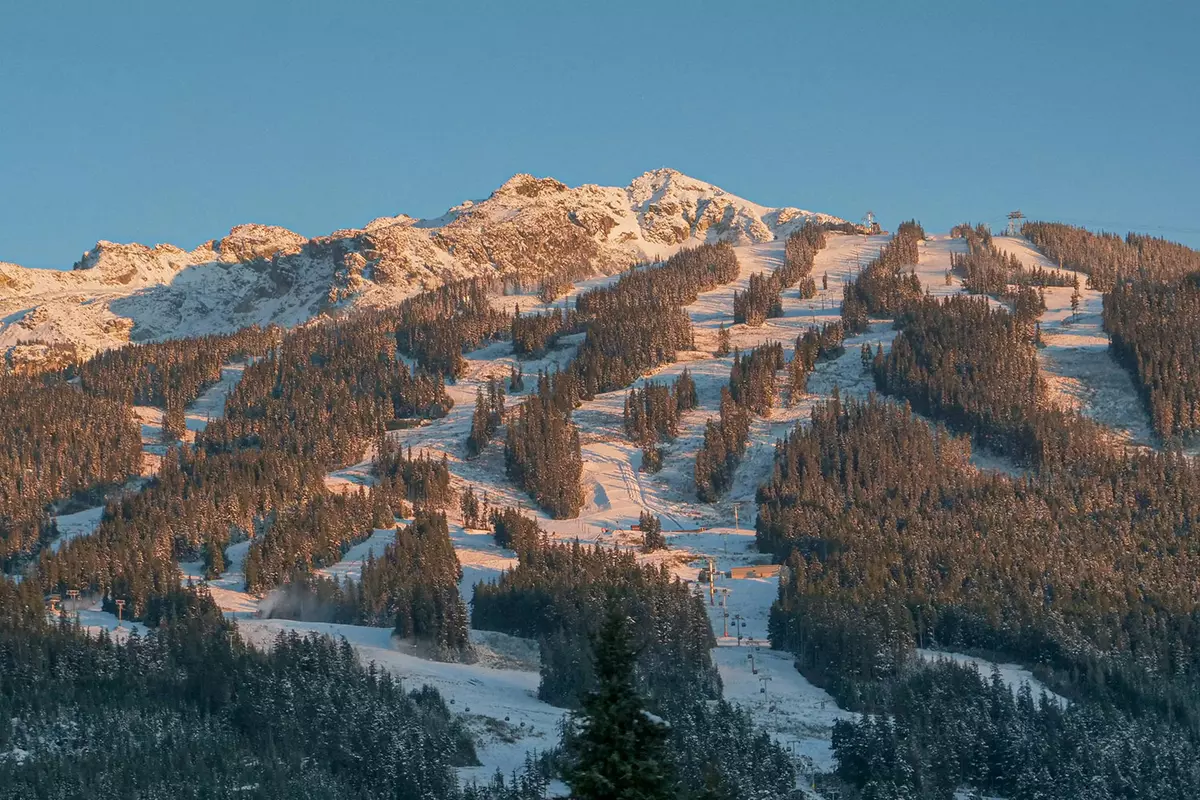 Whistler_slopes_1500px