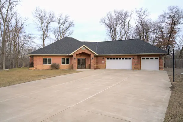 Renovated One-Story in Becker on 6.77 Acres,Chuck Carstensen