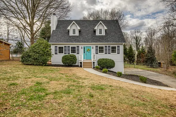 JUST LISTED! 2886 Gracefield Court, Winston-Salem, Southern Signature Properties