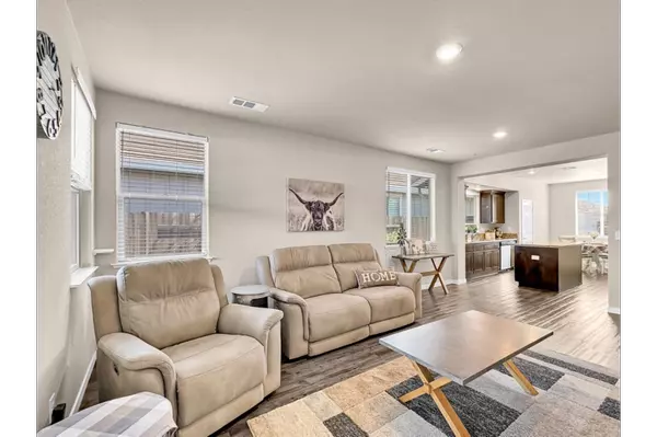 2256 Provincetown Way, Roseville, CA 95747