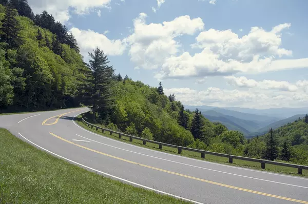 Explore the Majestic Smoky Mountains: Scenic Drives You Can't Miss,Ken Herod